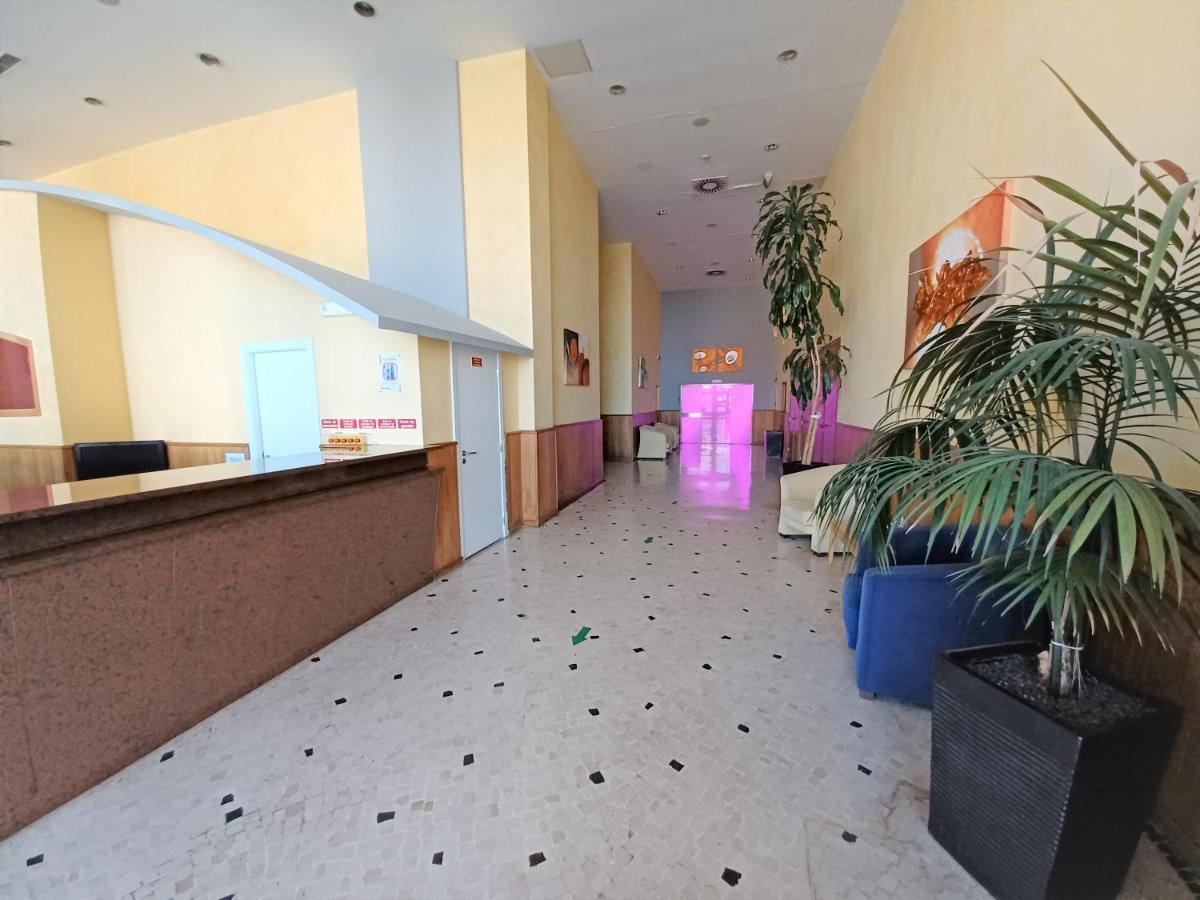 Oasis Beach Apartment Portimão Exteriör bild